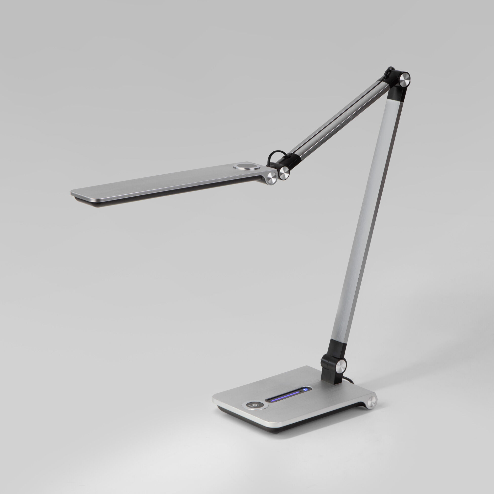 Elektrostandard TL70240 Светильник светодиодный настольный Great серебро фото